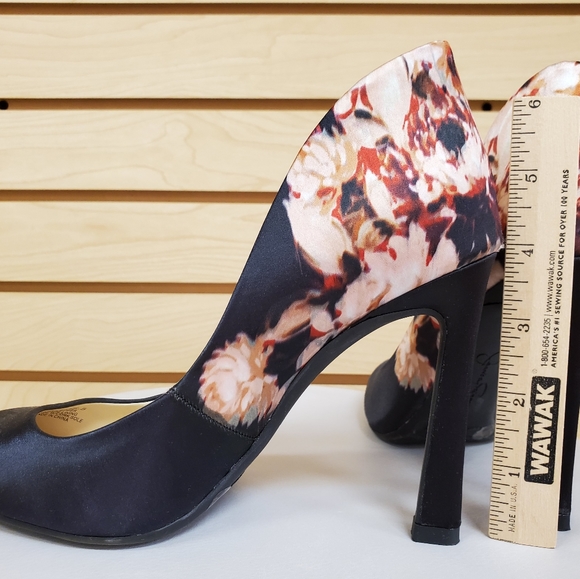 Heels 👠 - Picture 2 of 5